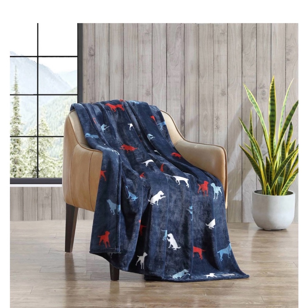 Eddie Bauer Budd the Dog plush Reversible 
Cozy with Dog Print Throw Blanket